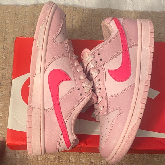 Nike Blush Pink Athletic Shoes - Picture 3 of 6